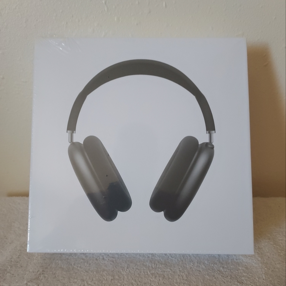 Apple Over-Ear Headphones - Black